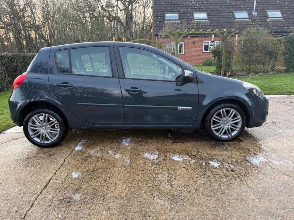 RENAULT CLIO