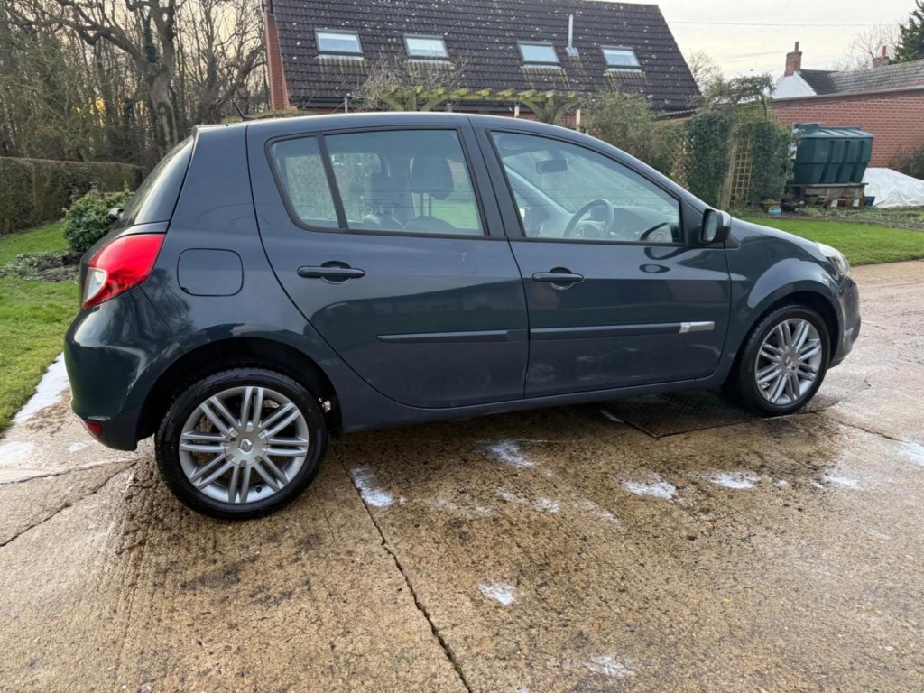RENAULT CLIO