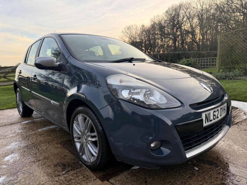 View RENAULT CLIO 1.2 Dynamique TomTom Euro 5 5dr