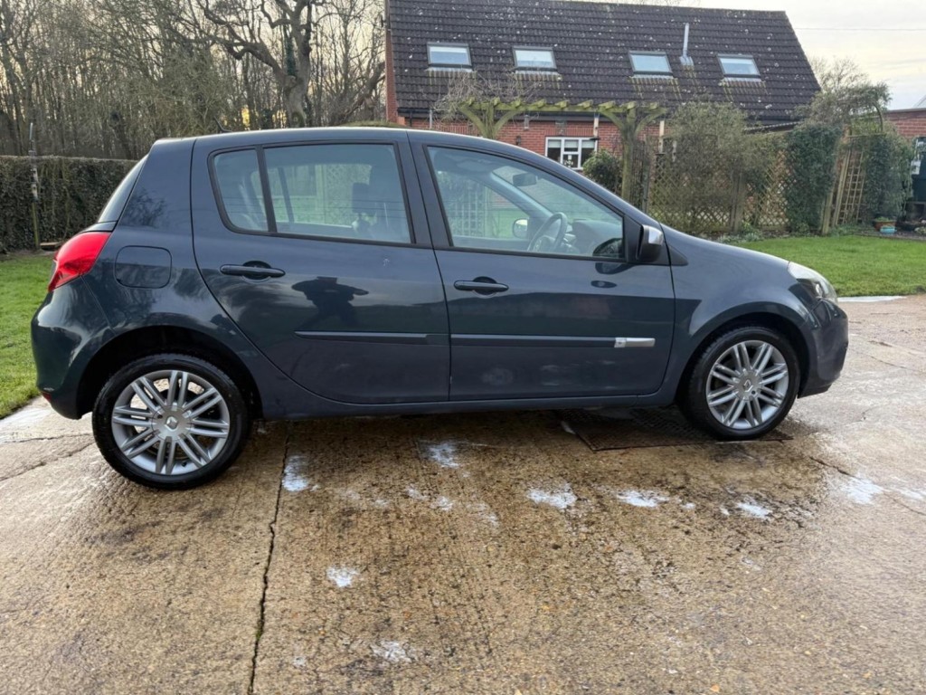 RENAULT CLIO