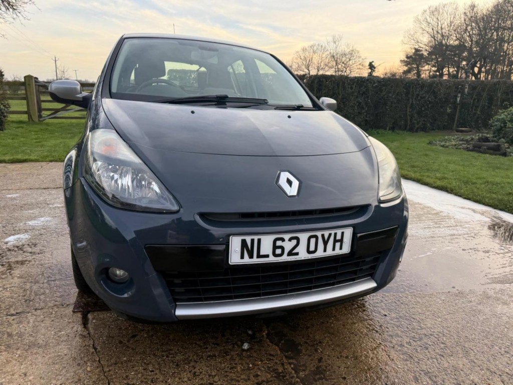 View RENAULT CLIO 1.2 Dynamique TomTom Euro 5 5dr