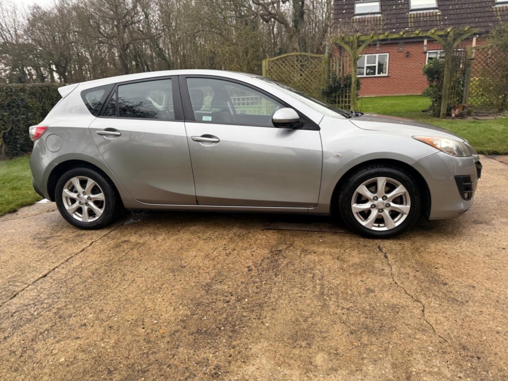 MAZDA MAZDA3