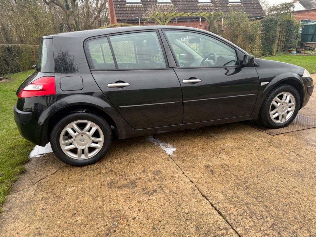RENAULT MEGANE
