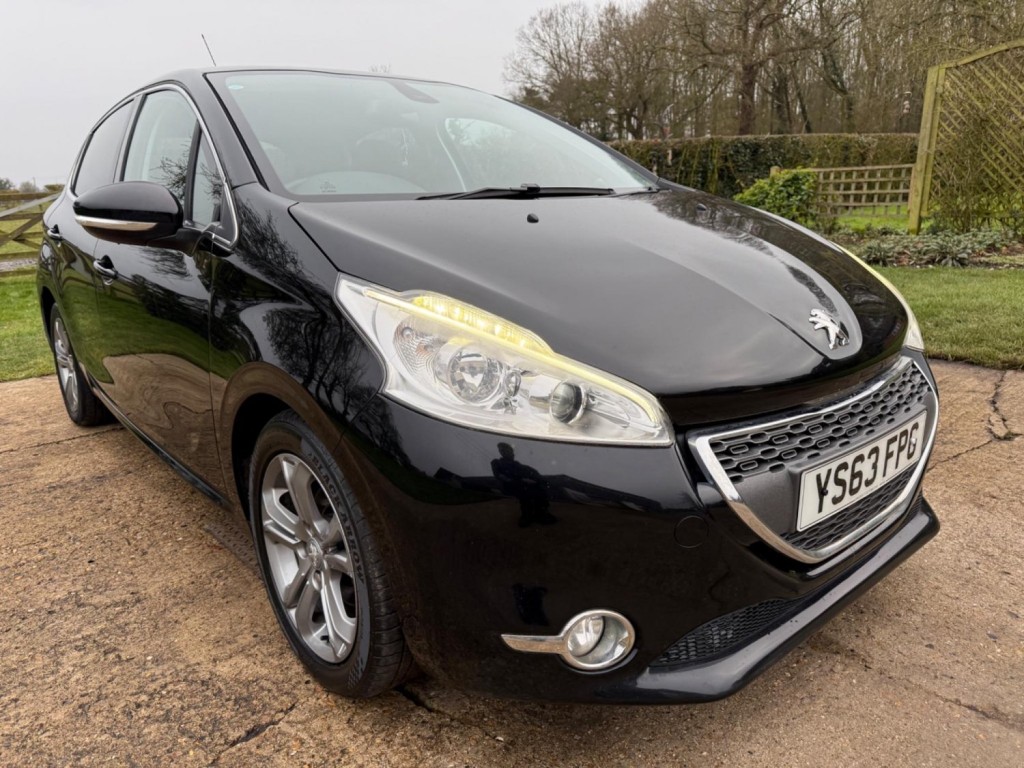 View PEUGEOT 208 1.4 HDi Allure Euro 5 5dr