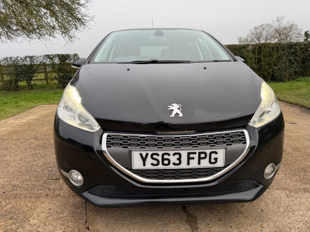 View PEUGEOT 208 1.4 HDi Allure Euro 5 5dr