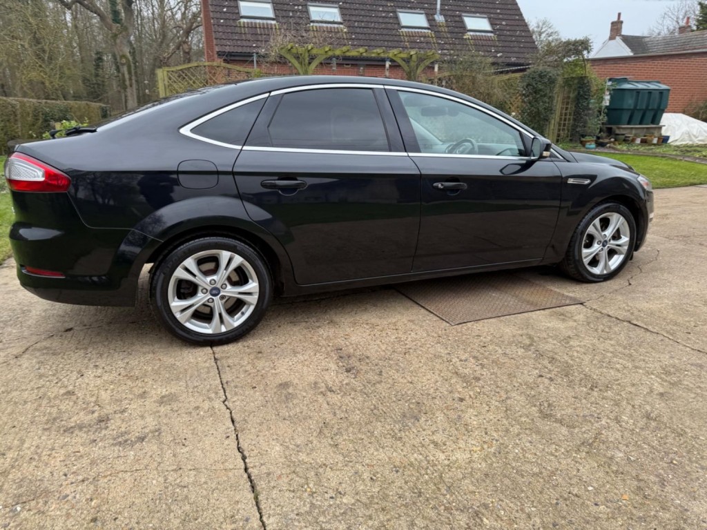FORD MONDEO