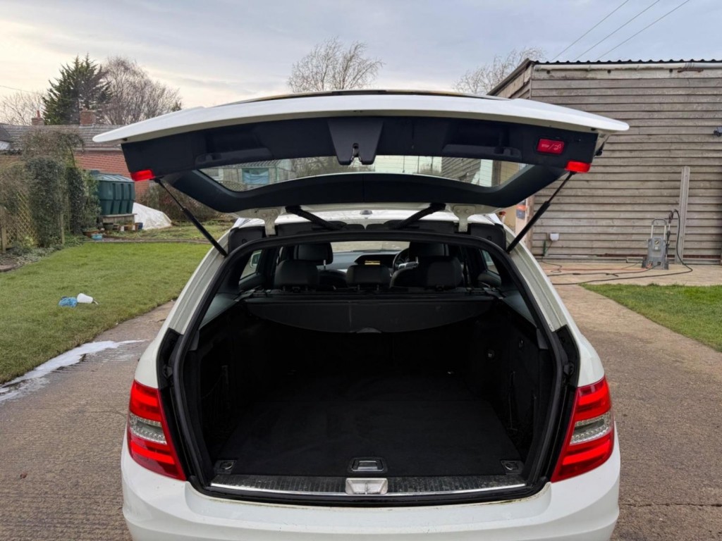 MERCEDES-BENZ C CLASS