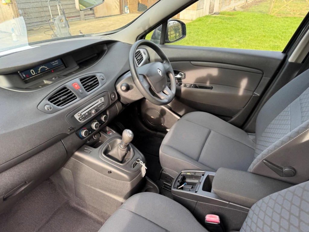 RENAULT SCENIC
