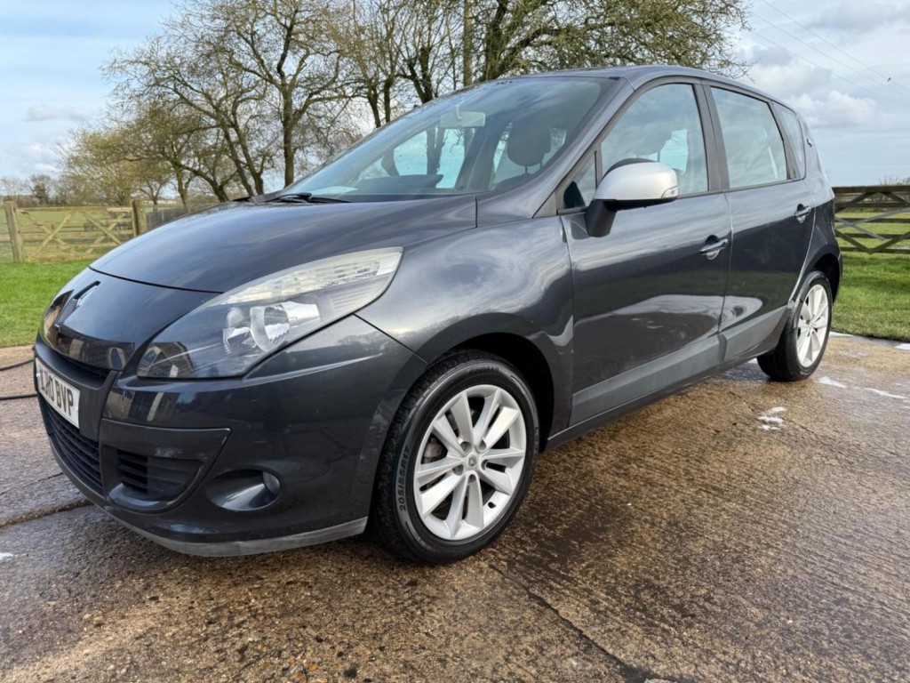 View RENAULT SCENIC 1.9 dCi I-Music Euro 4 5dr