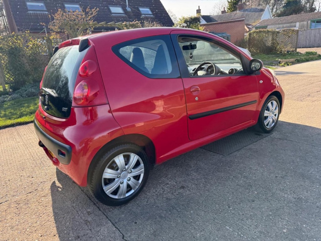 PEUGEOT 107