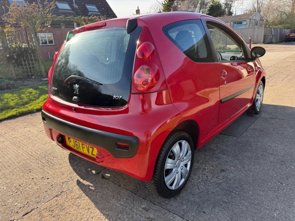 PEUGEOT 107