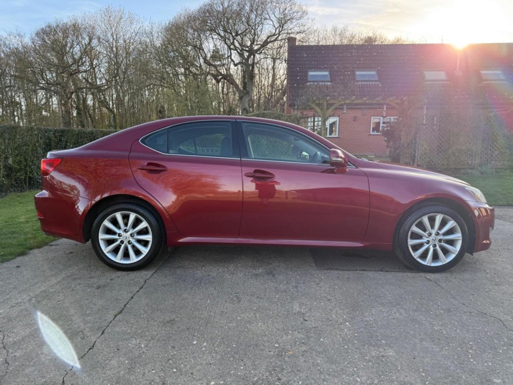 LEXUS IS