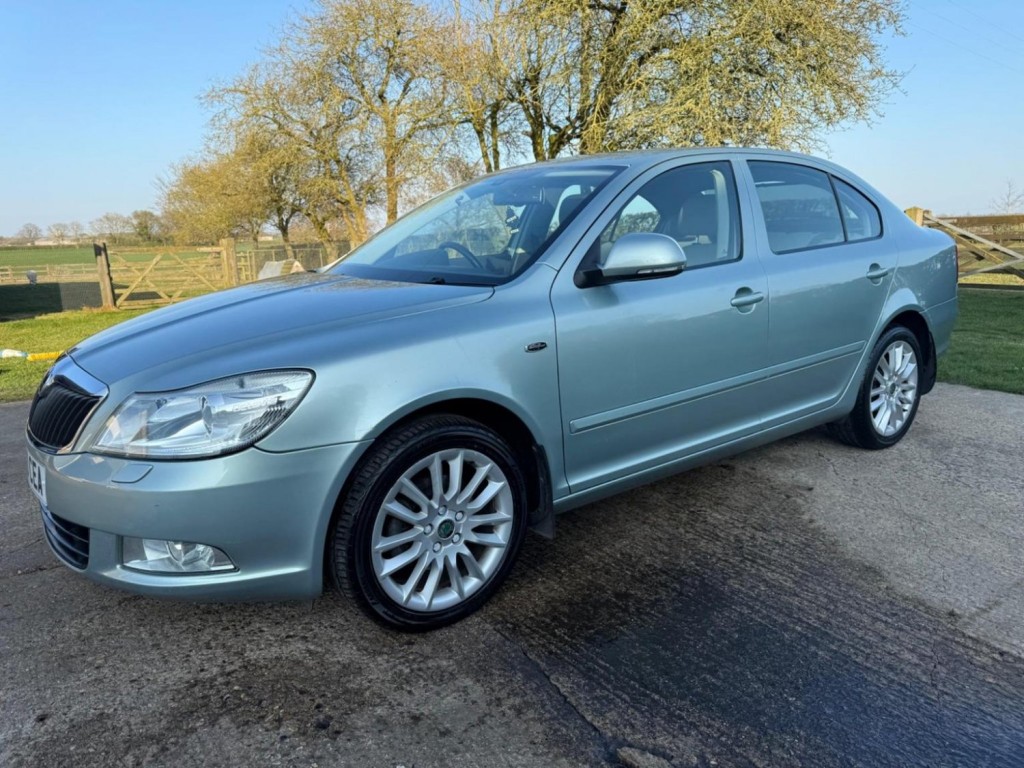 View SKODA OCTAVIA 2.0 TDI Laurin & Klement Euro 5 5dr