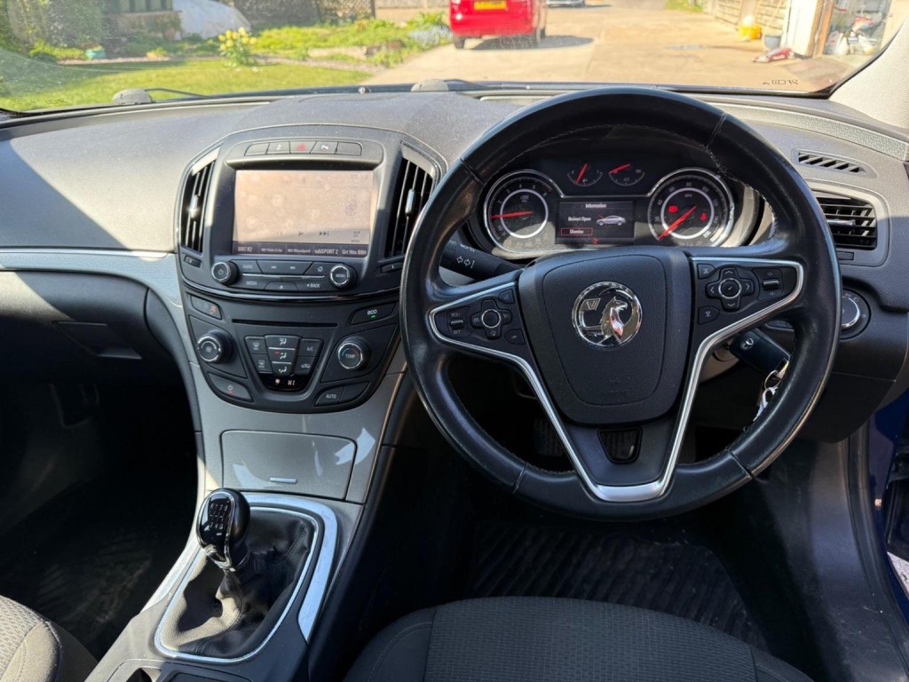 VAUXHALL INSIGNIA