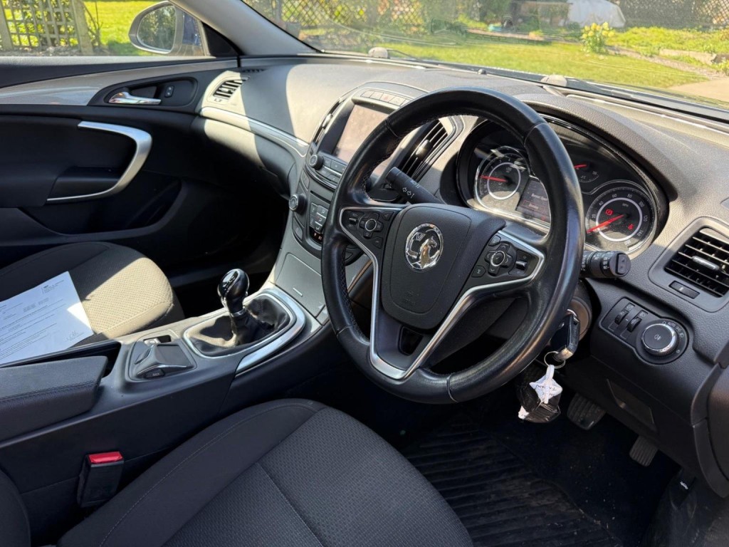VAUXHALL INSIGNIA