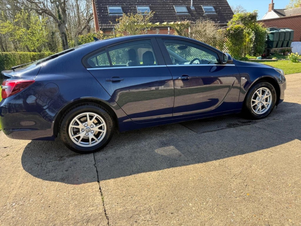 VAUXHALL INSIGNIA