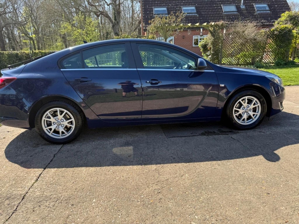 VAUXHALL INSIGNIA