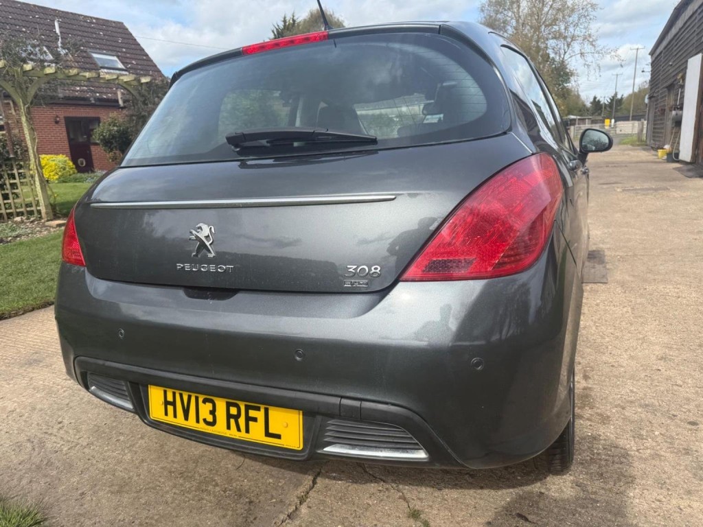PEUGEOT 308