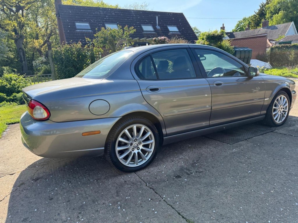 JAGUAR X-TYPE