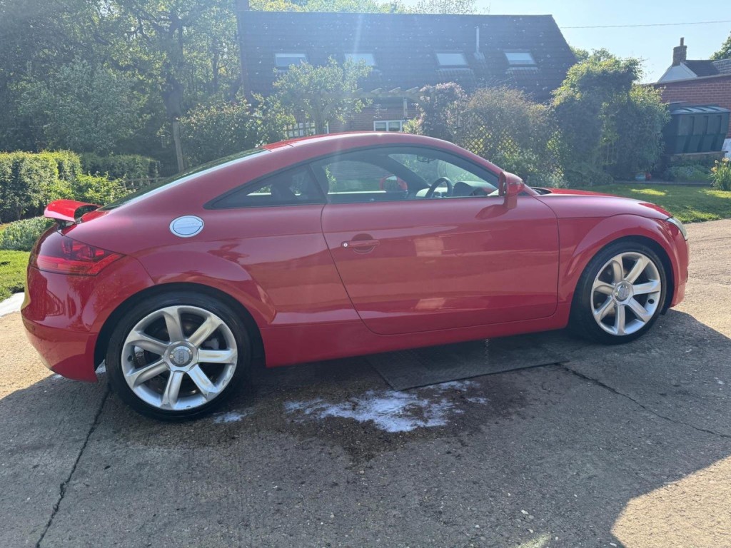 AUDI TT