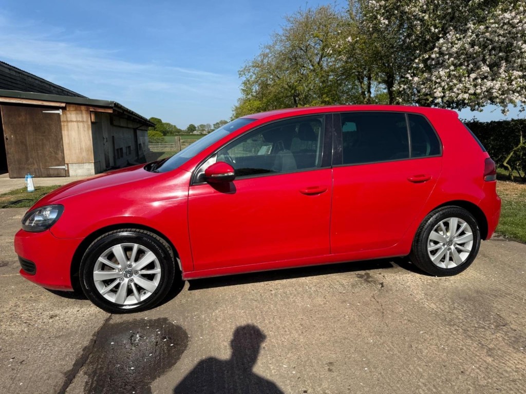 VOLKSWAGEN GOLF
