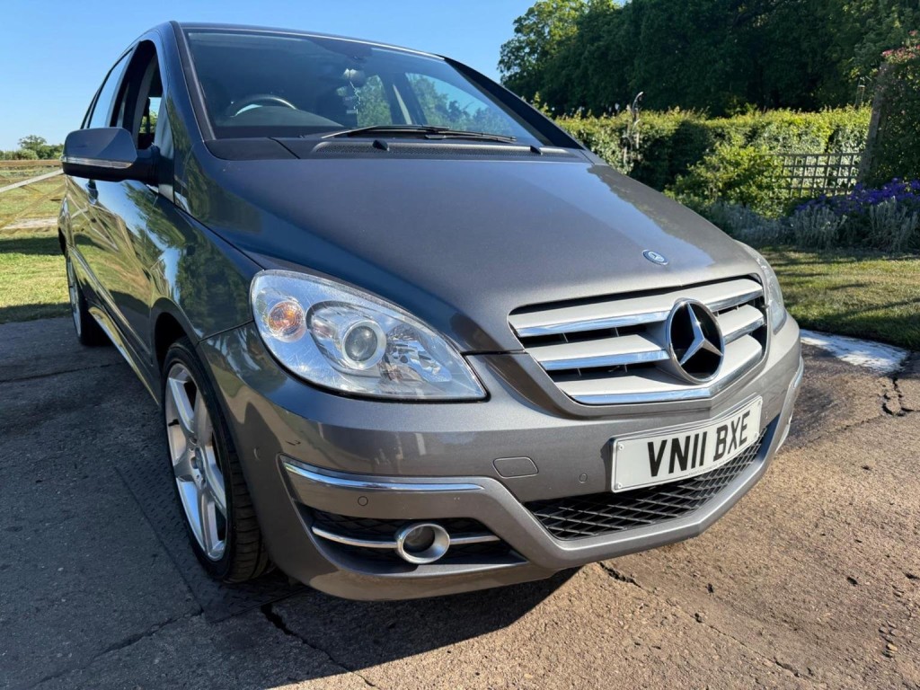 View MERCEDES-BENZ B CLASS 2.0 B180 CDI Sport CVT 5dr