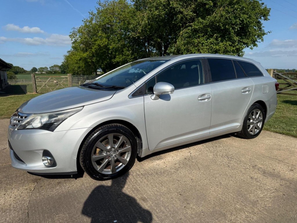 TOYOTA AVENSIS