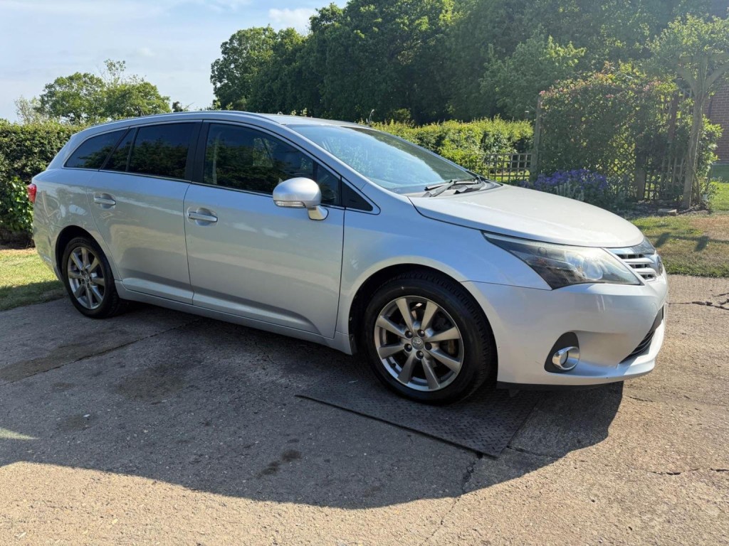TOYOTA AVENSIS
