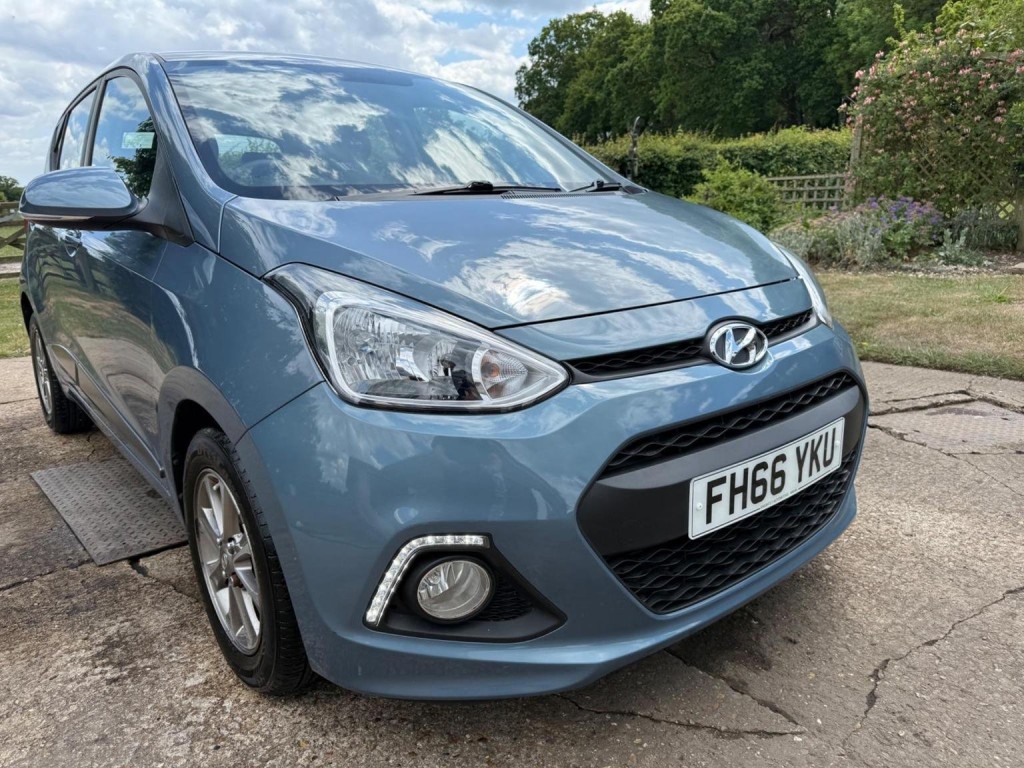 View HYUNDAI I10 1.0 Premium Euro 5 5dr