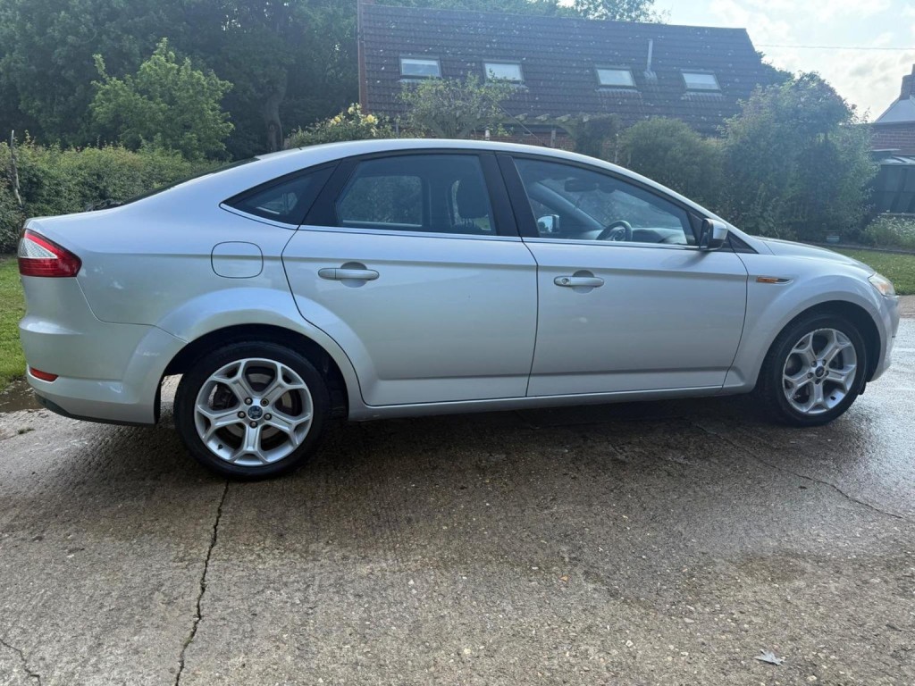 FORD MONDEO