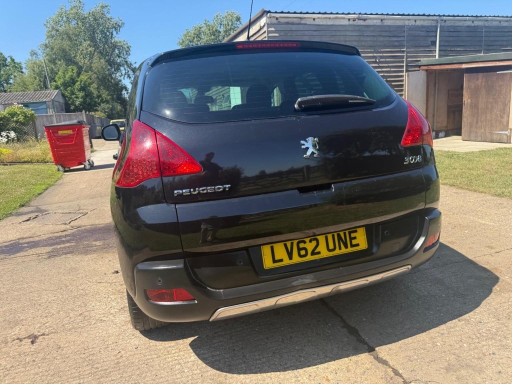 PEUGEOT 3008