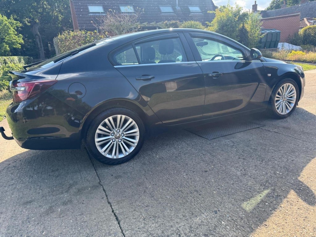 VAUXHALL INSIGNIA