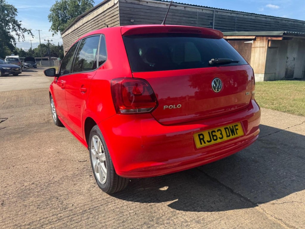 VOLKSWAGEN POLO