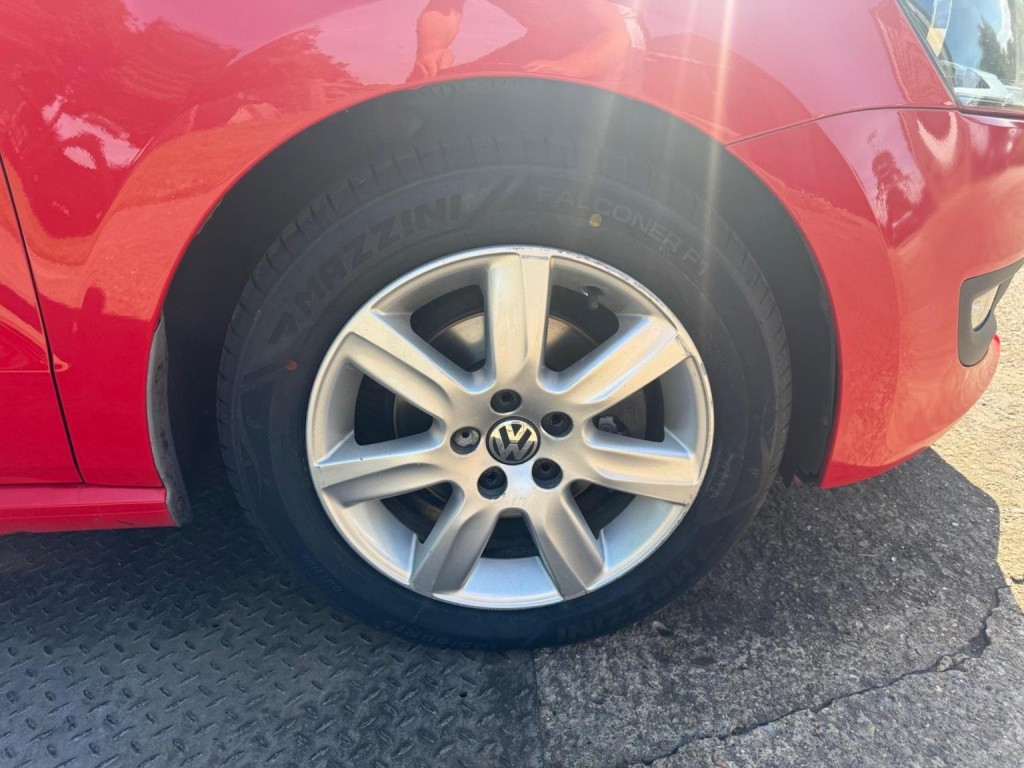 VOLKSWAGEN POLO