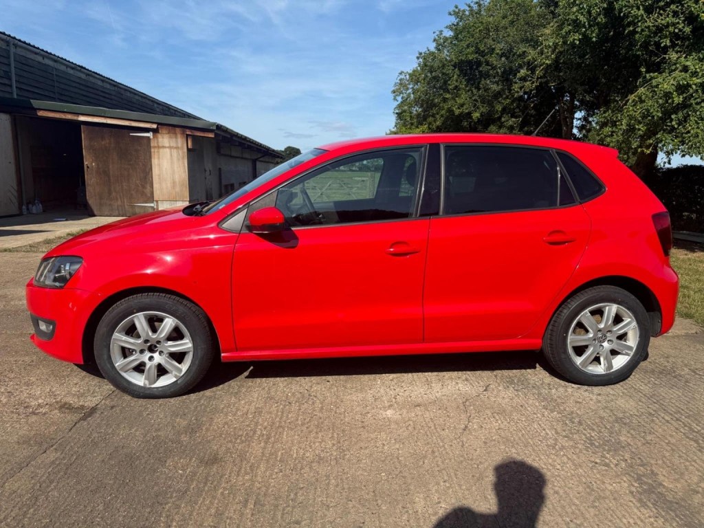 VOLKSWAGEN POLO