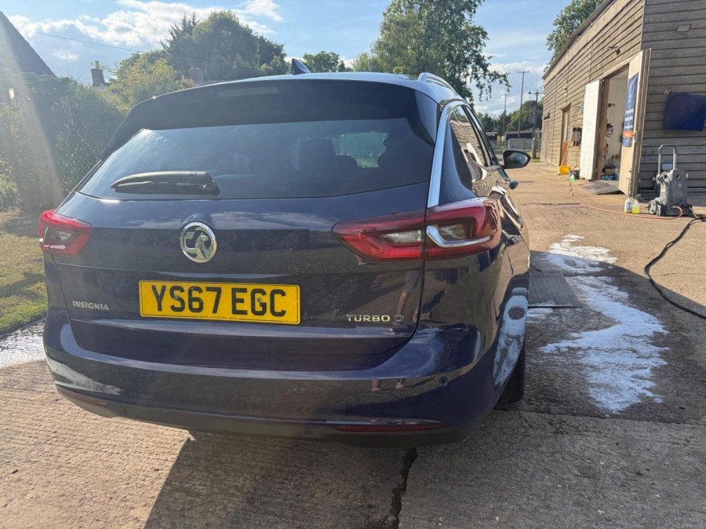 VAUXHALL INSIGNIA