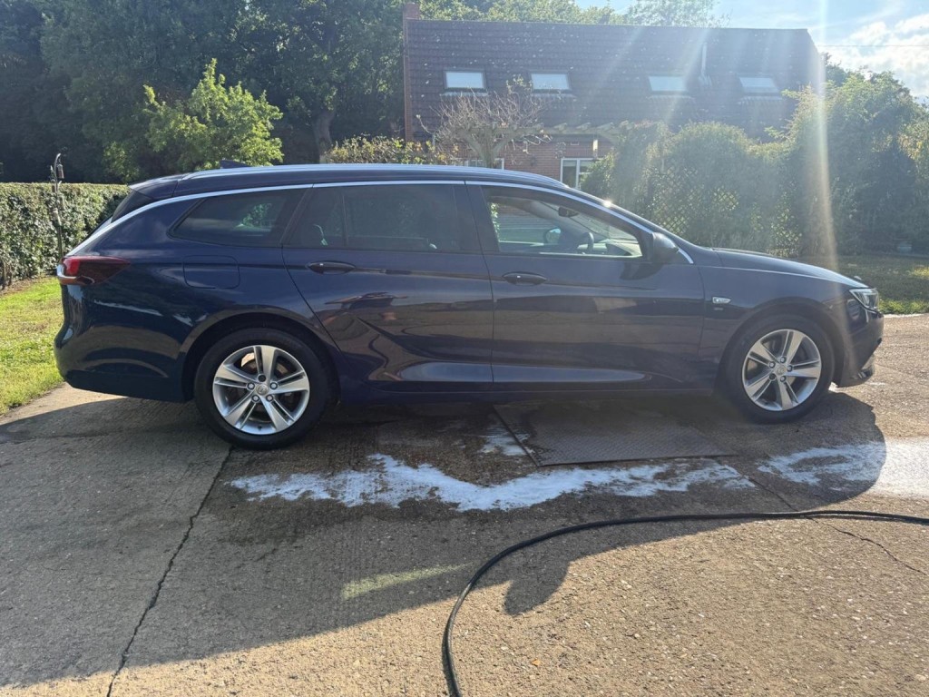 VAUXHALL INSIGNIA