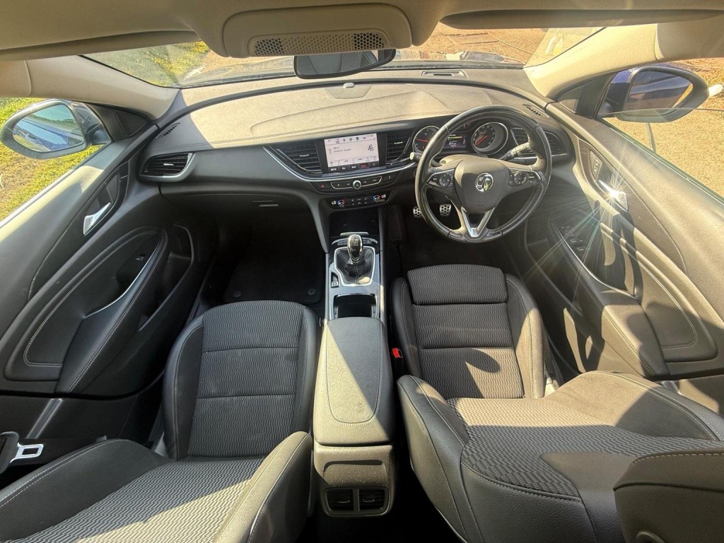 VAUXHALL INSIGNIA