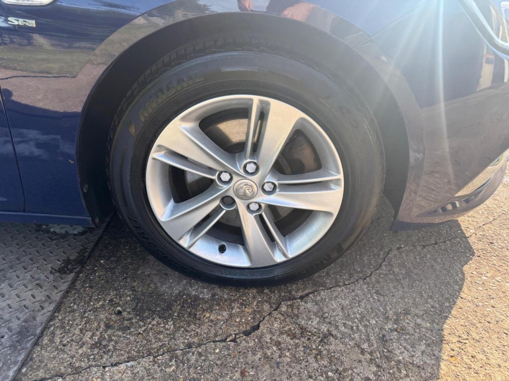 VAUXHALL INSIGNIA