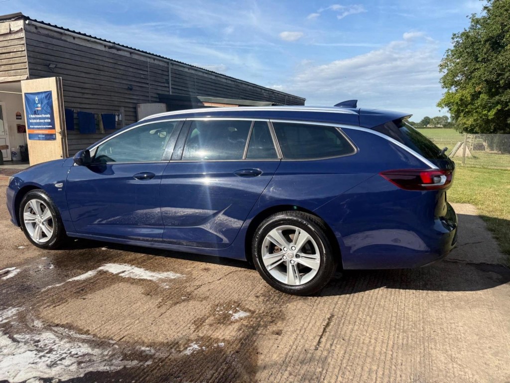 VAUXHALL INSIGNIA