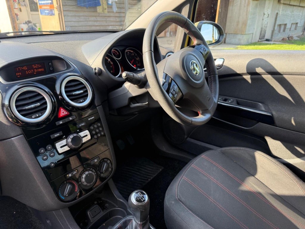 VAUXHALL CORSA