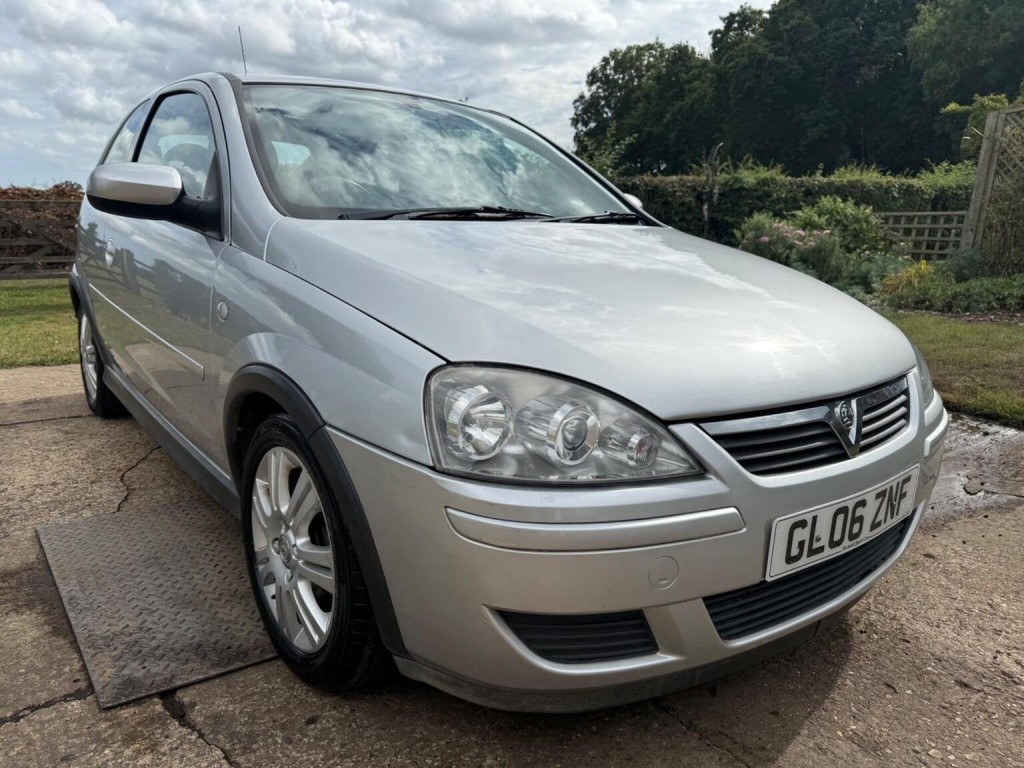 View VAUXHALL CORSA 1.4i 16v Active 3dr
