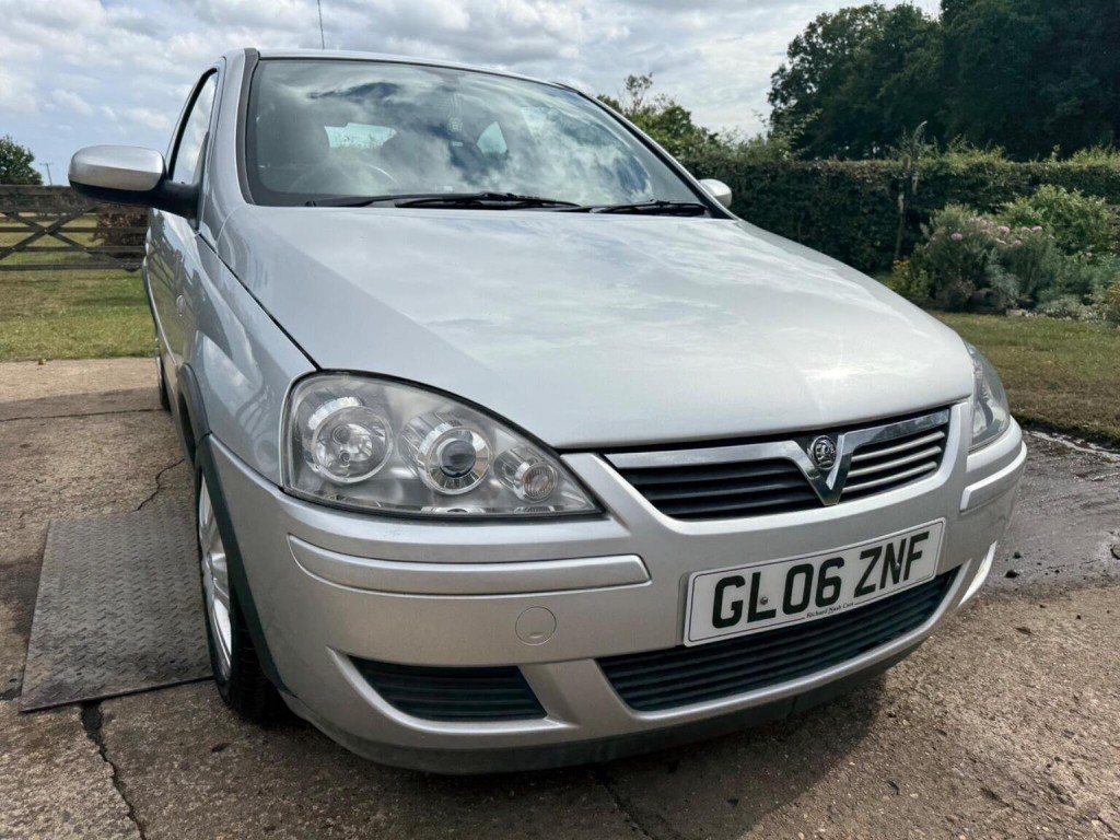 View VAUXHALL CORSA 1.4i 16v Active 3dr