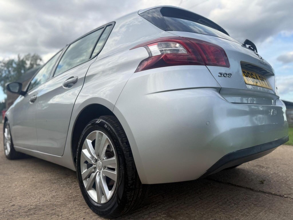 PEUGEOT 308