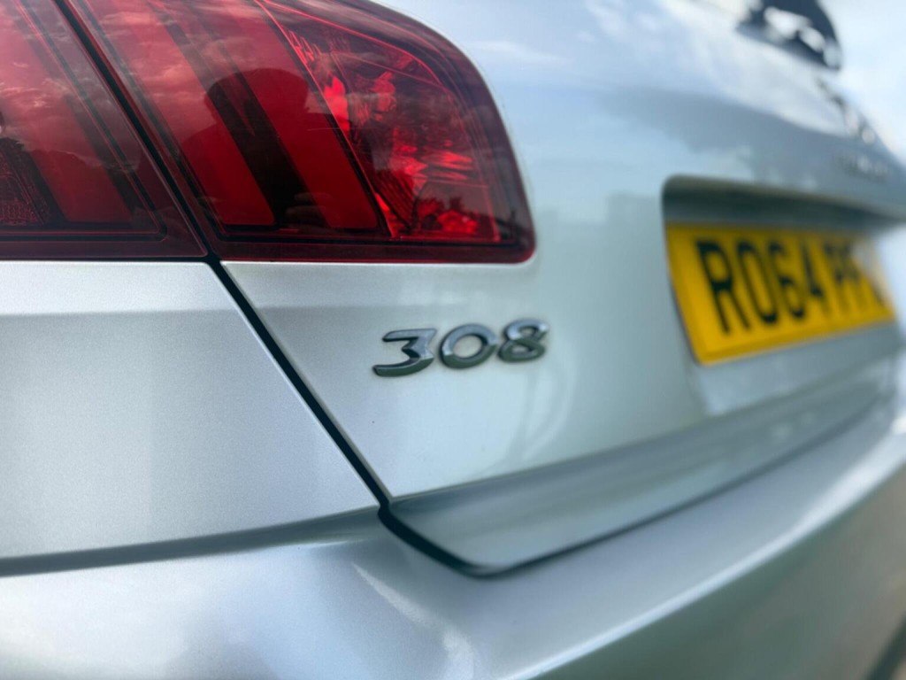 PEUGEOT 308