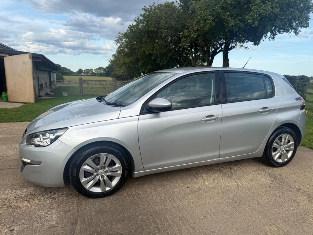 PEUGEOT 308