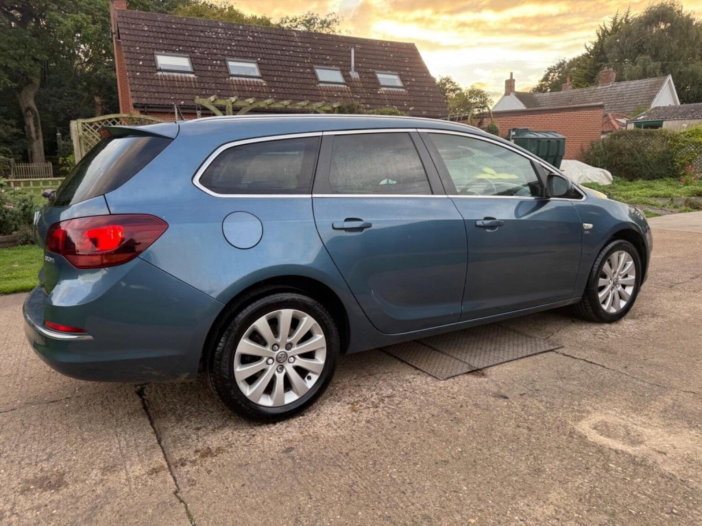 VAUXHALL ASTRA