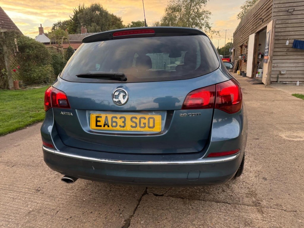 VAUXHALL ASTRA