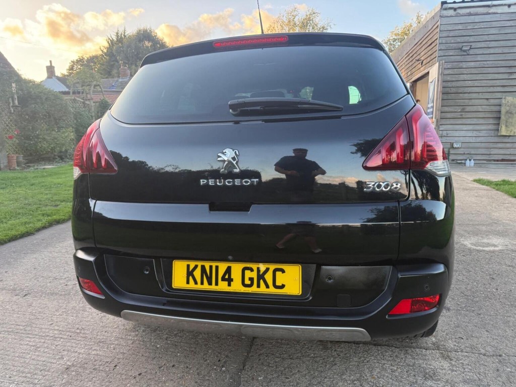 PEUGEOT 3008