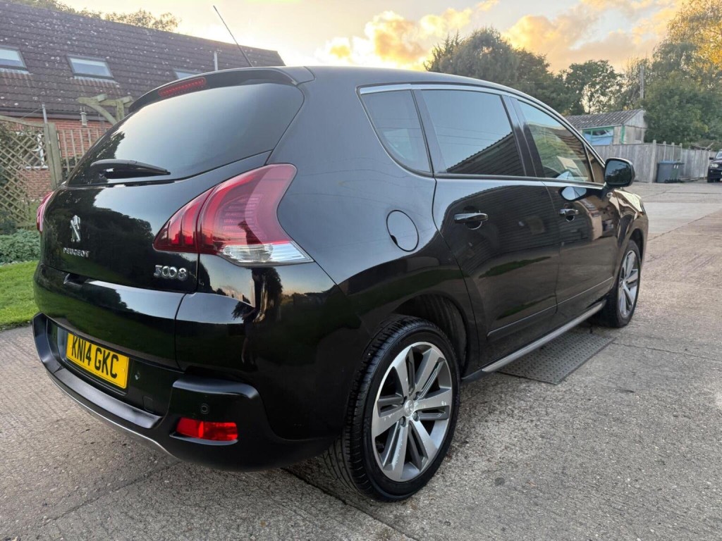 PEUGEOT 3008